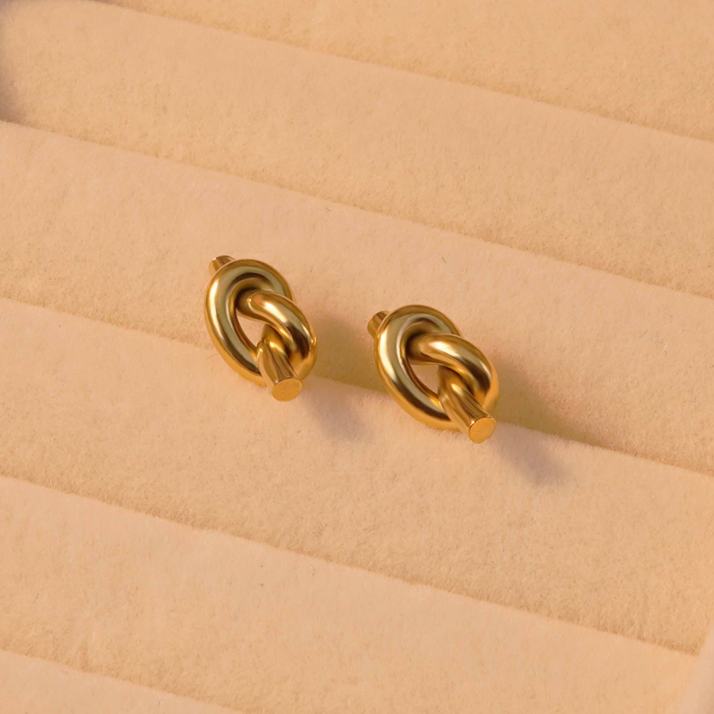 Aretes Nudo