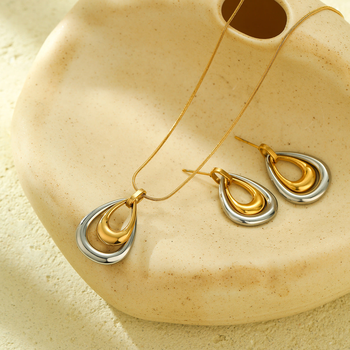 Collar Sydney